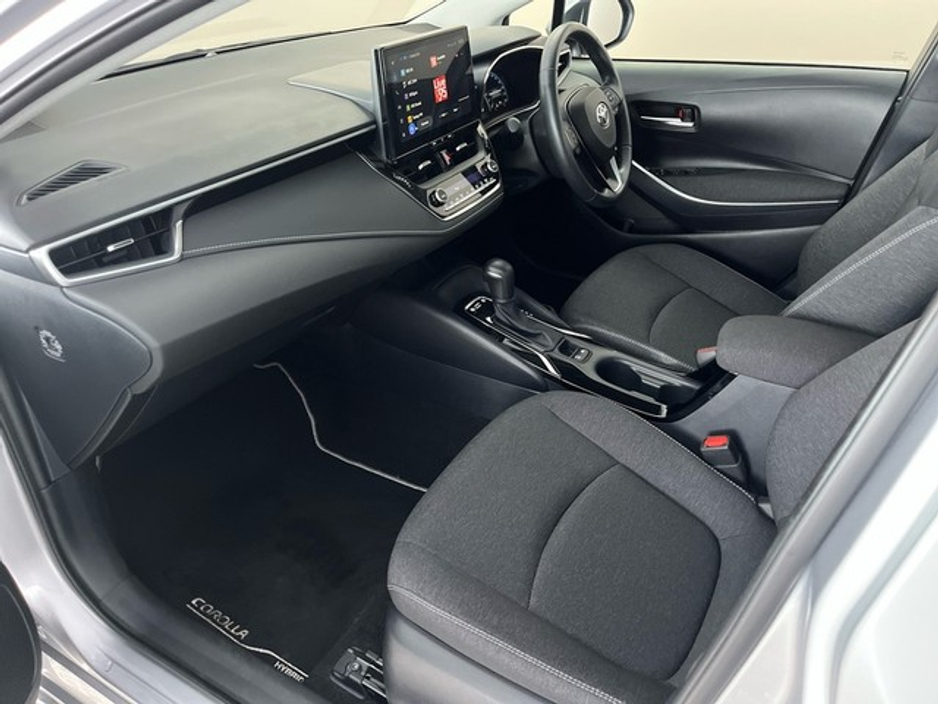 2024 Toyota Corolla LUNA SALOON AUTO Hybrid €29,950