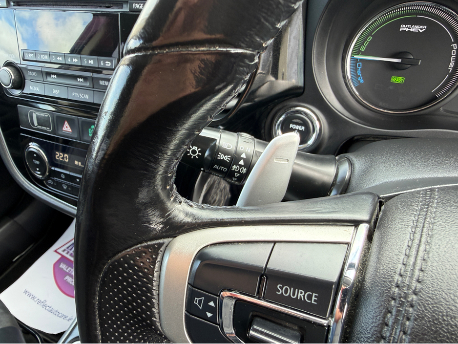 2016 Mitsubishi Outlander - image 24