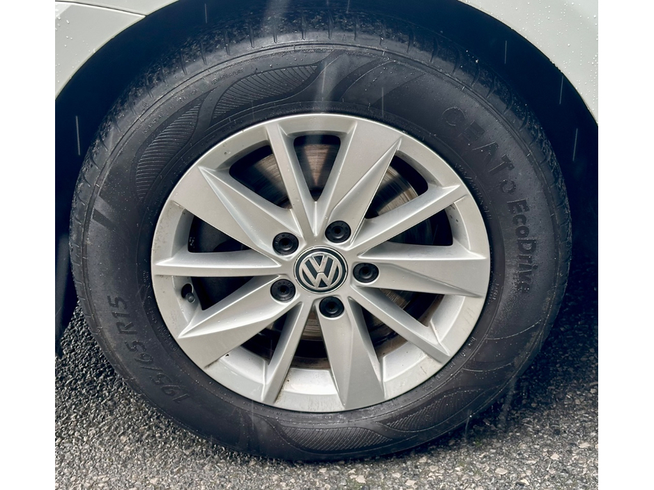 2019 Volkswagen Golf - image 16