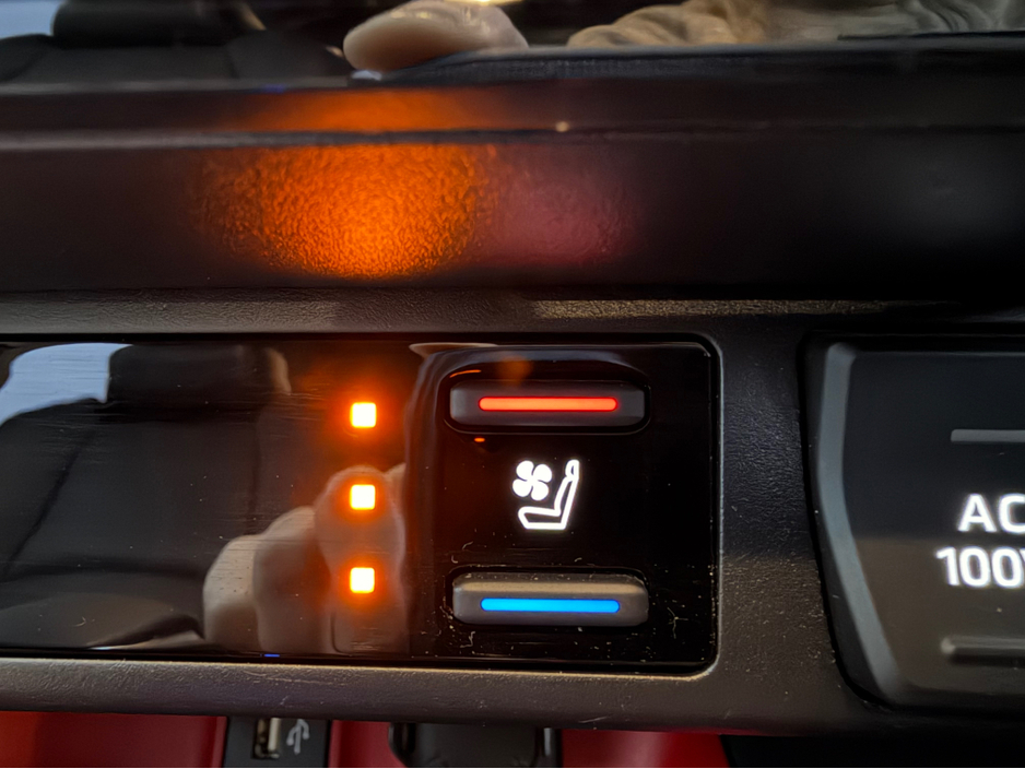 2023 Toyota Rav4 - image 38