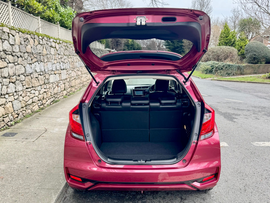 2019 Honda Fit HYBRID!!HIGH SPEC!!ONLY 18K MLS!! €14,900