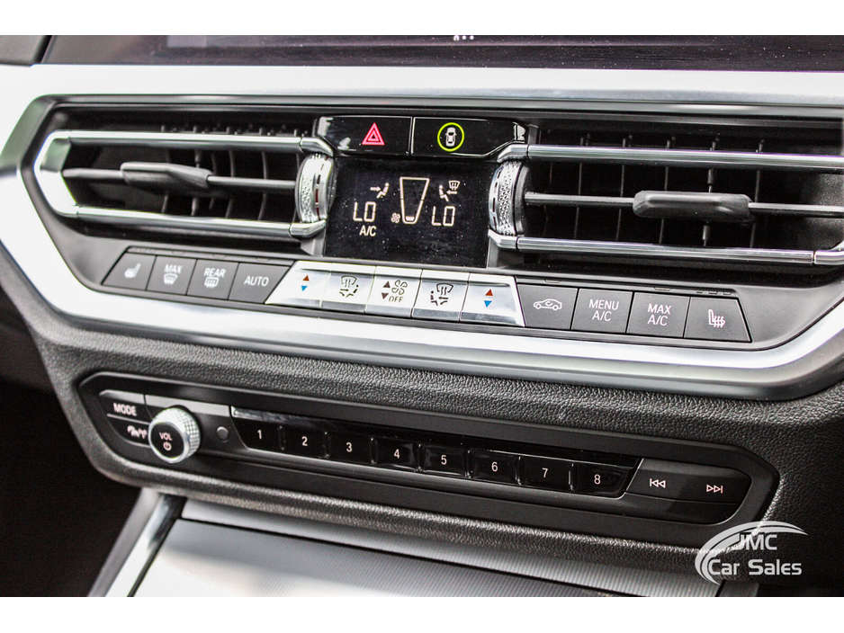 2020 BMW 3 Series - image 21