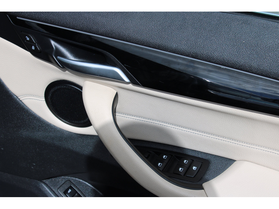 2020 BMW X1 - image 16