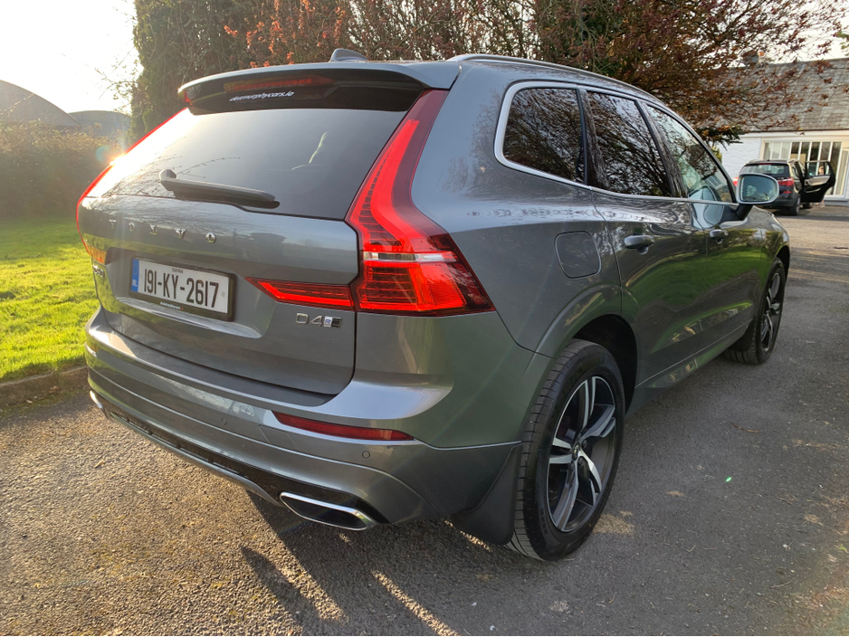 2019 Volvo XC60 - image 9