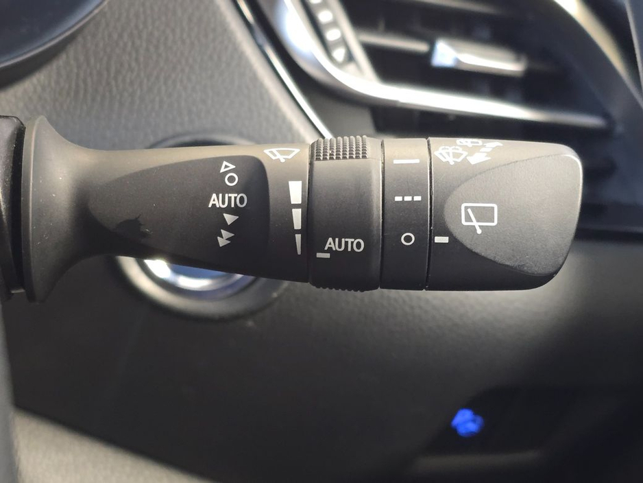 2023 Toyota C-HR - image 23