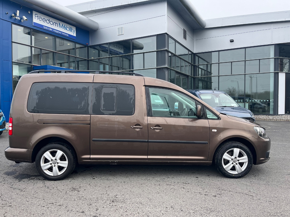 2014 Volkswagen Caddy - image 6