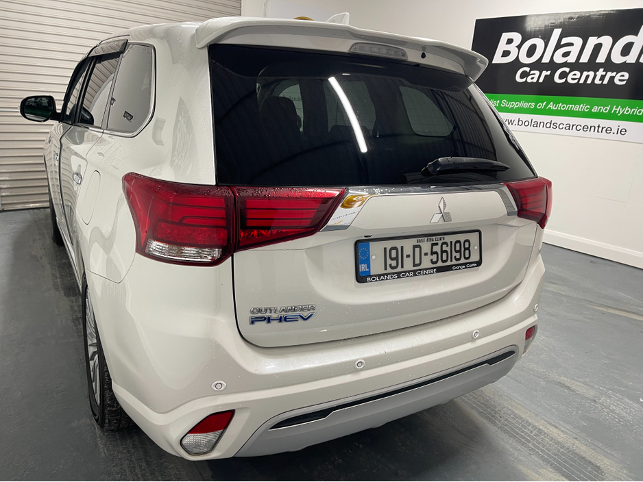 2019 Mitsubishi Outlander (Low Kms) HYBRID 2.4 PHEV AUTOMATIC 5DR MODEL  www.bolandscarcentre.ie €22,900