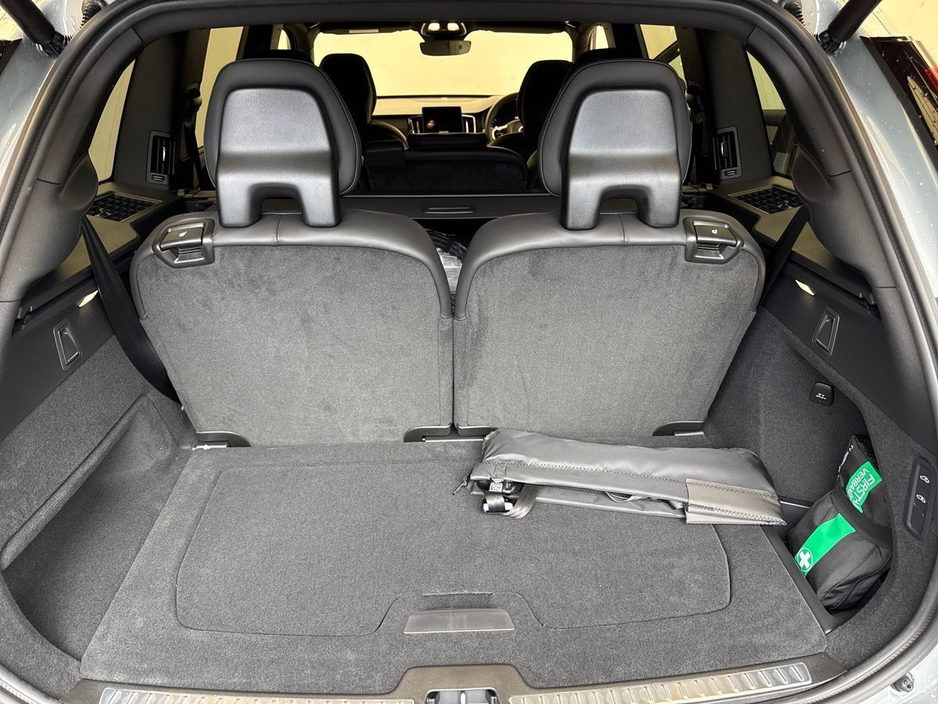 2026 Volvo XC90 - image 9