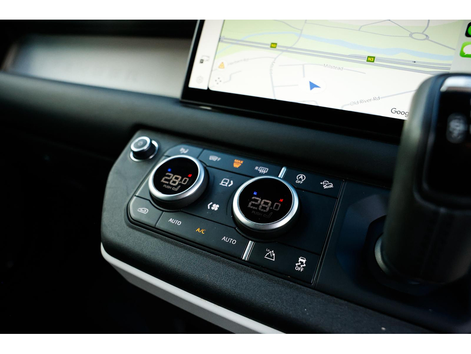 2025 Land Rover Defender - image 9