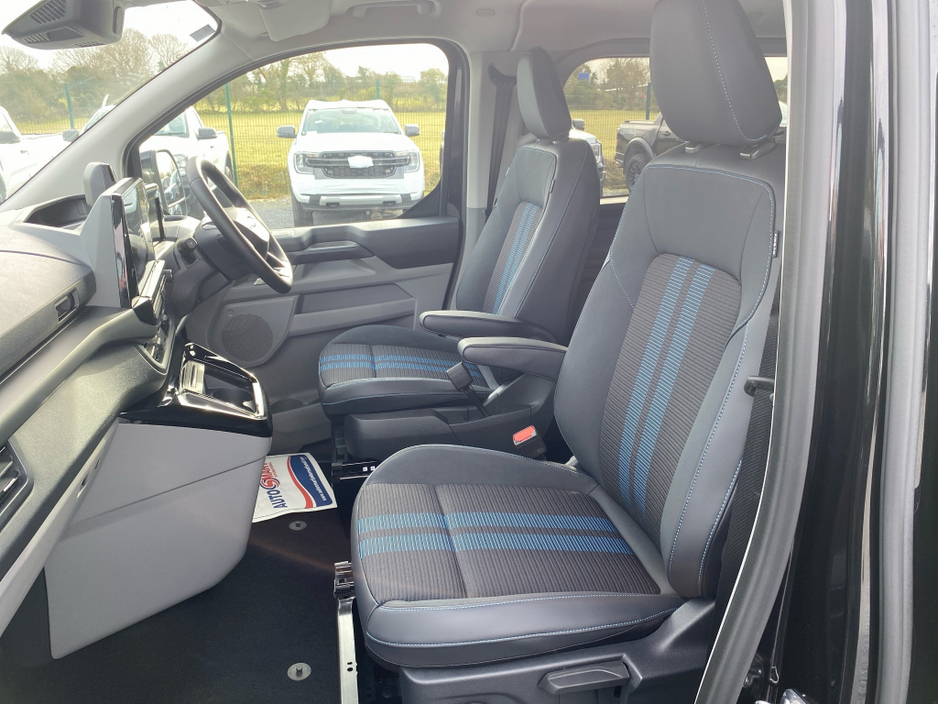 2026 Ford Transit Custom - image 9