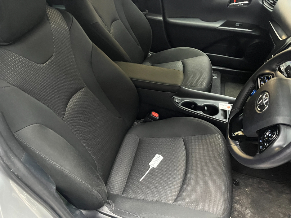 2022 Toyota Prius - image 11