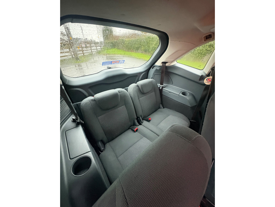 2013 Ford Grand C-Max 1.6 TDCI 95PS ACTIV €4,950