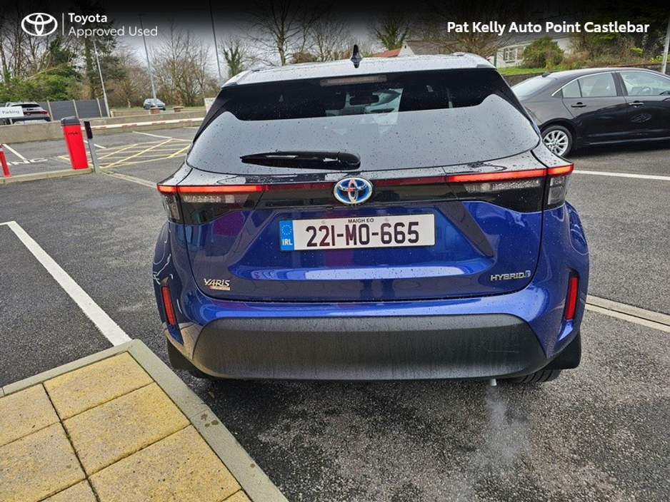 2022 Toyota Yaris Cross - image 4