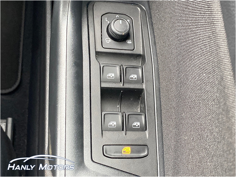 2024 Volkswagen T-Roc - image 16