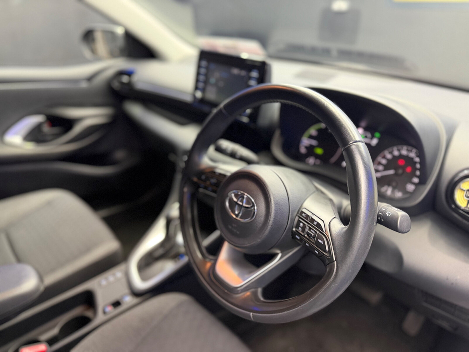 2021 Toyota Yaris - image 18