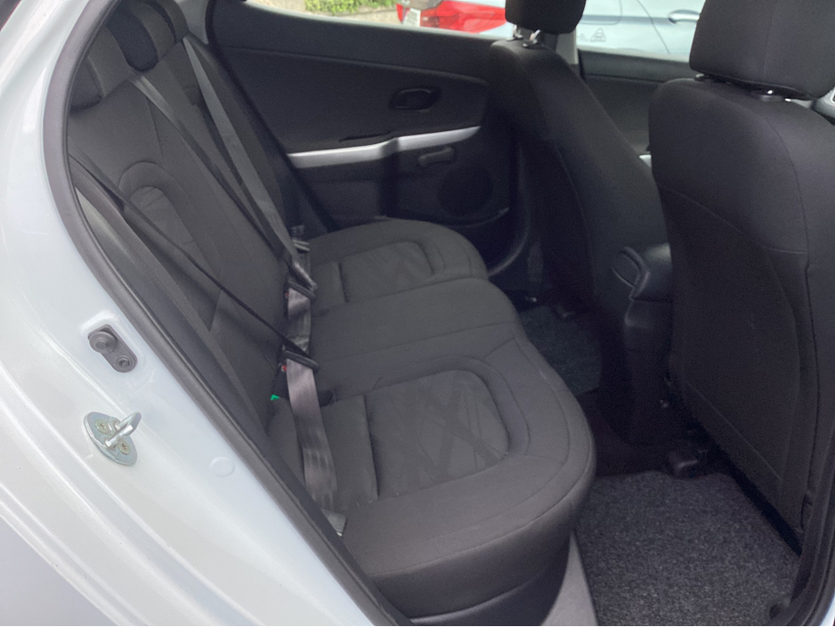 2018 Kia Ceed - image 12