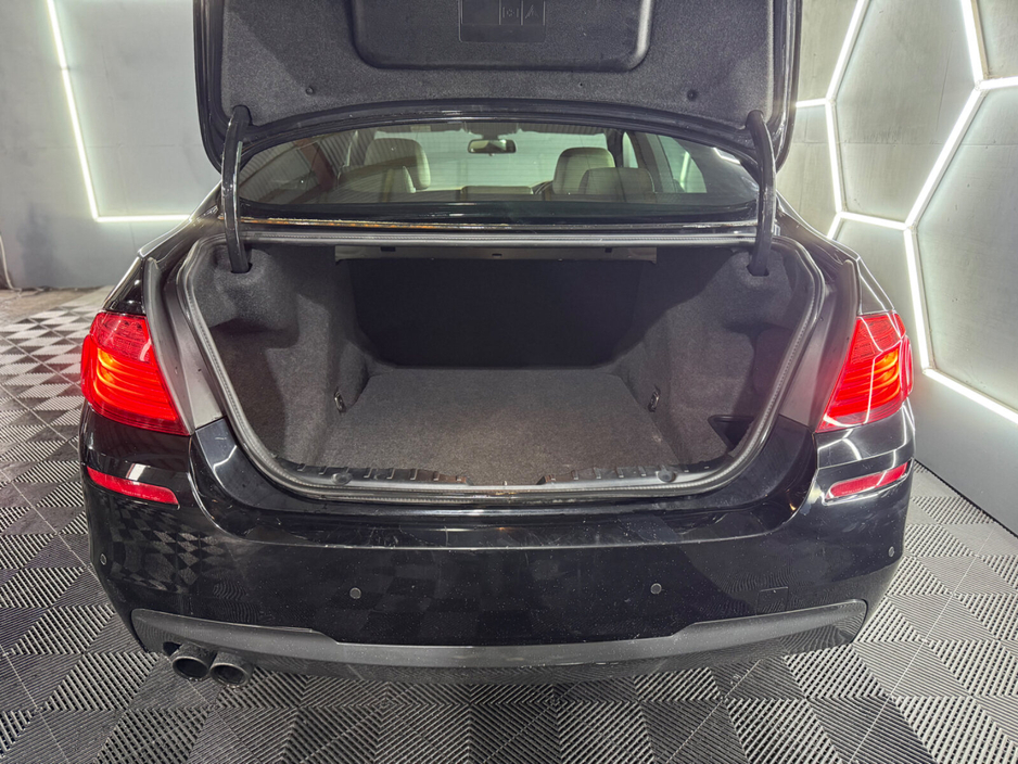 2015 BMW 5 Series - image 13