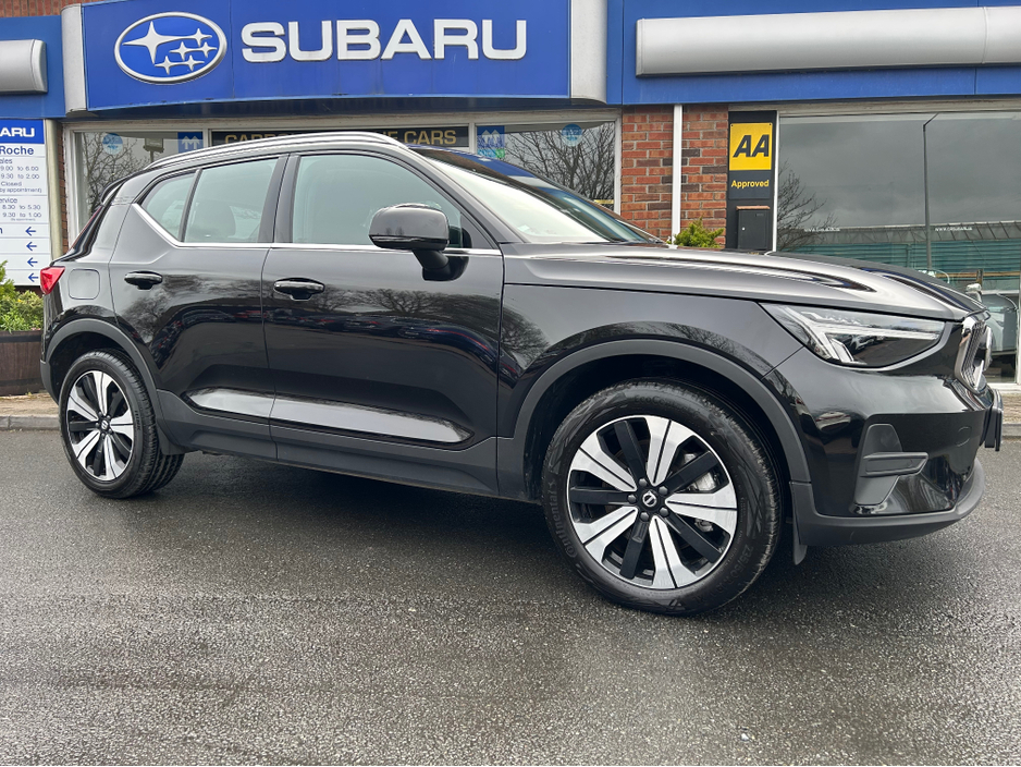 2023 Volvo XC40 - image 2