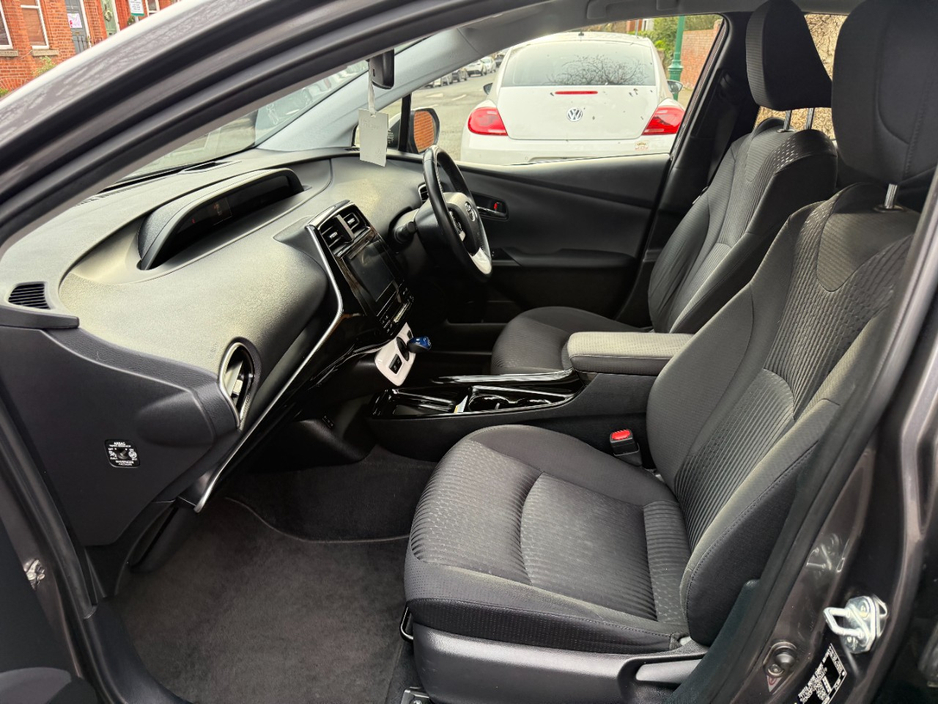 2018 Toyota Prius - image 17