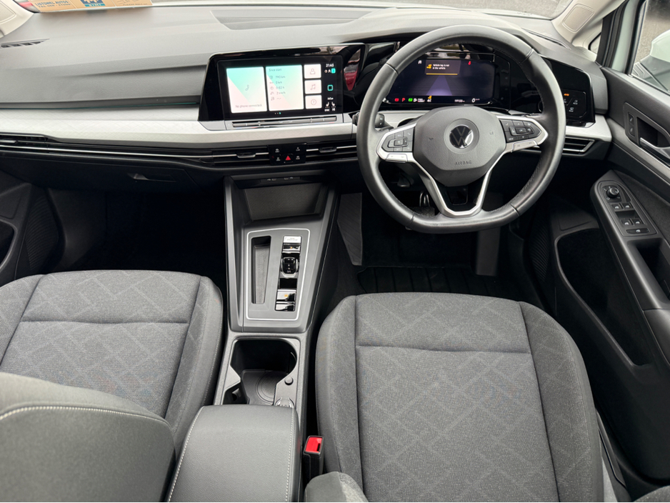 2023 Volkswagen Golf - image 18