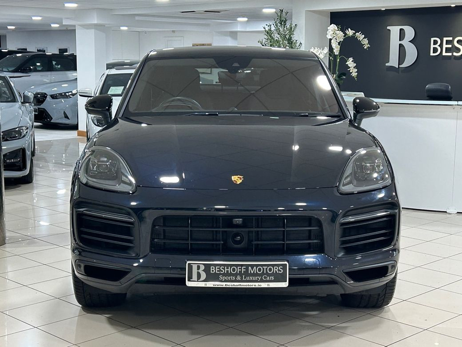 2023 Porsche Cayenne - image 8