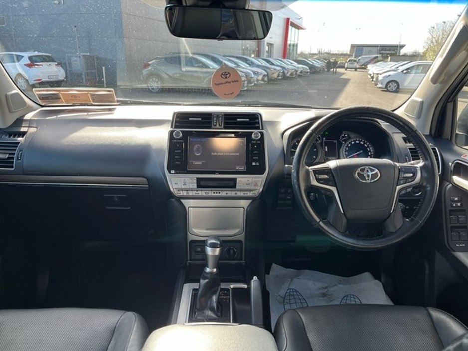 2019 Toyota Landcruiser - image 8