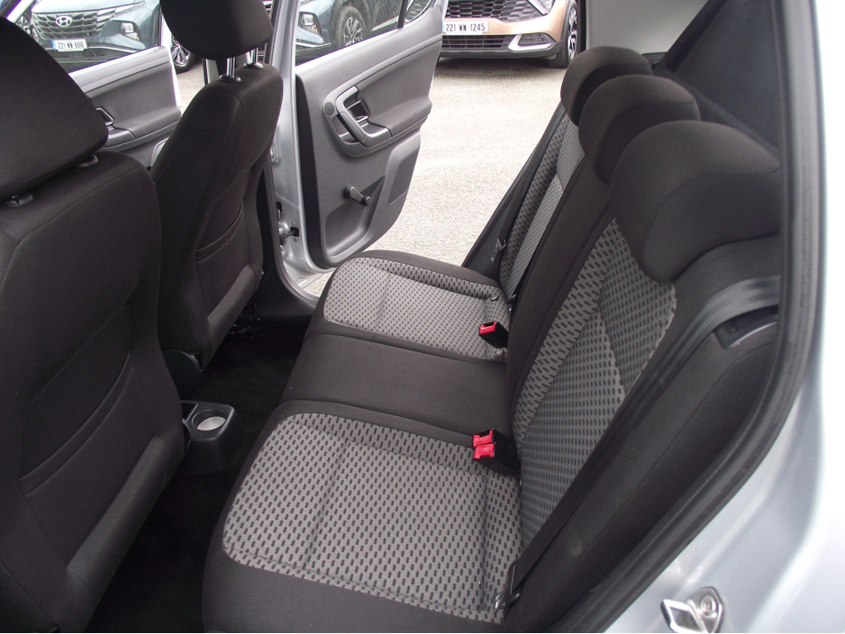 2014 Skoda Fabia - image 13