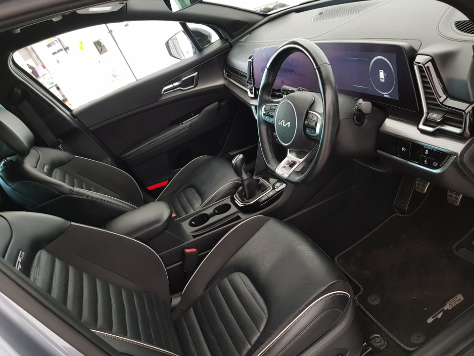 2022 Kia Sportage - image 6