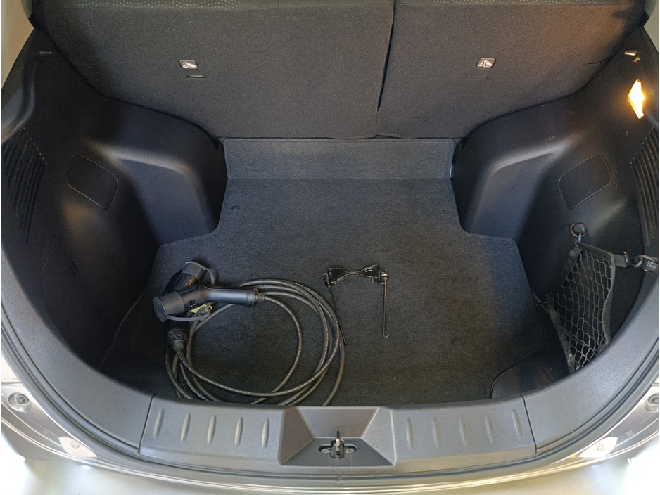 2016 Nissan Leaf - image 7