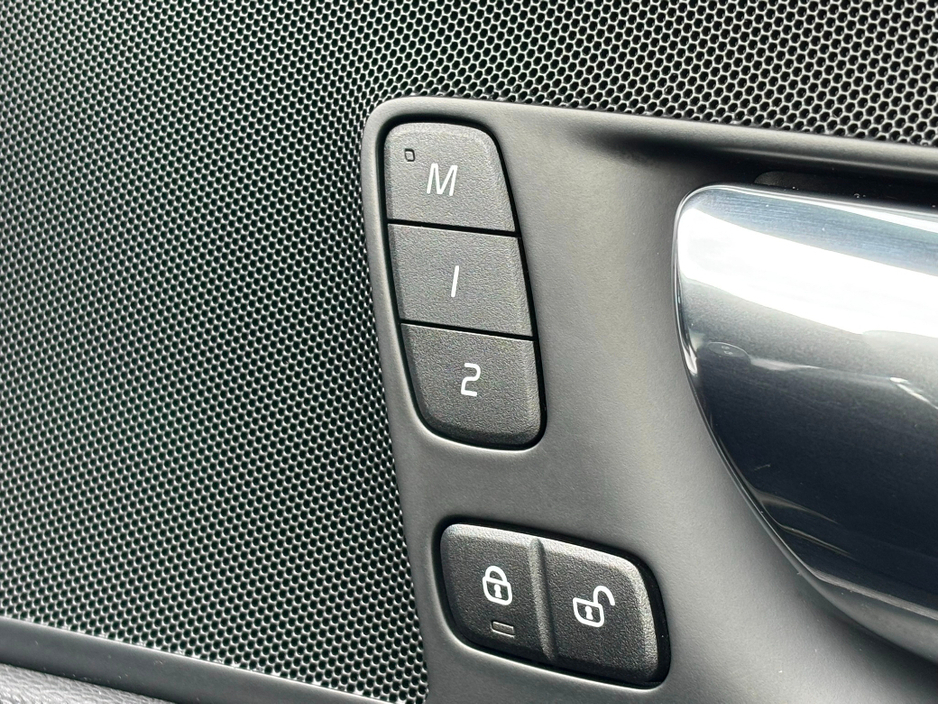 2018 Volvo XC60 T8 R-Design Pro AWD 320BHP €26,995