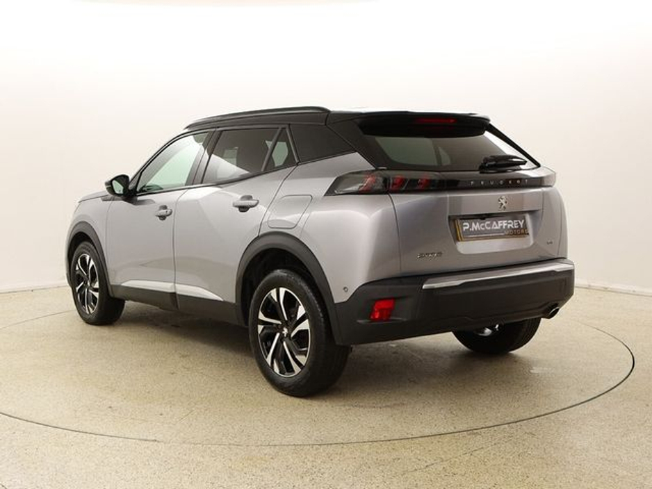 2021 Peugeot 2008 - image 5