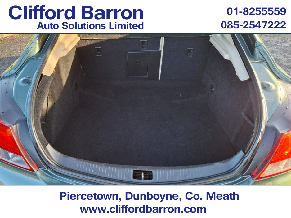 2010 Opel Insignia - image 17