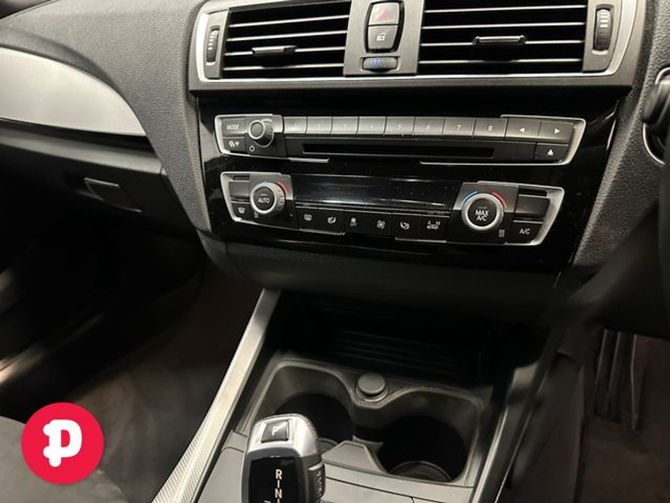 2016 BMW 1 Series - image 10