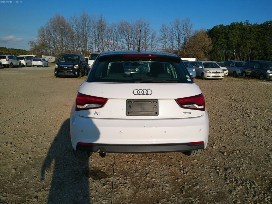 2018 Audi A1 - image 5