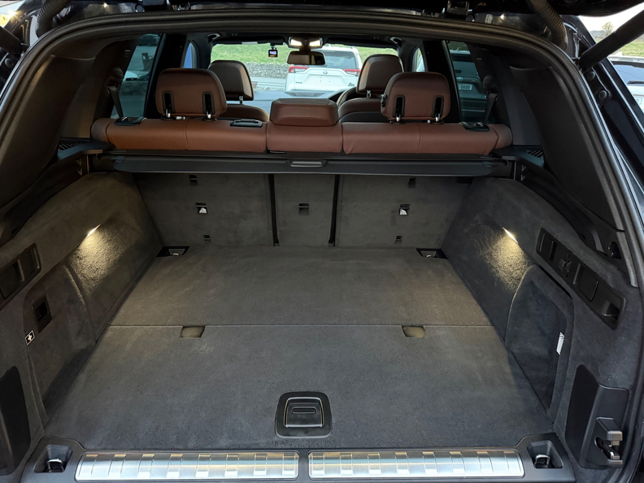 2020 BMW X5 - image 25