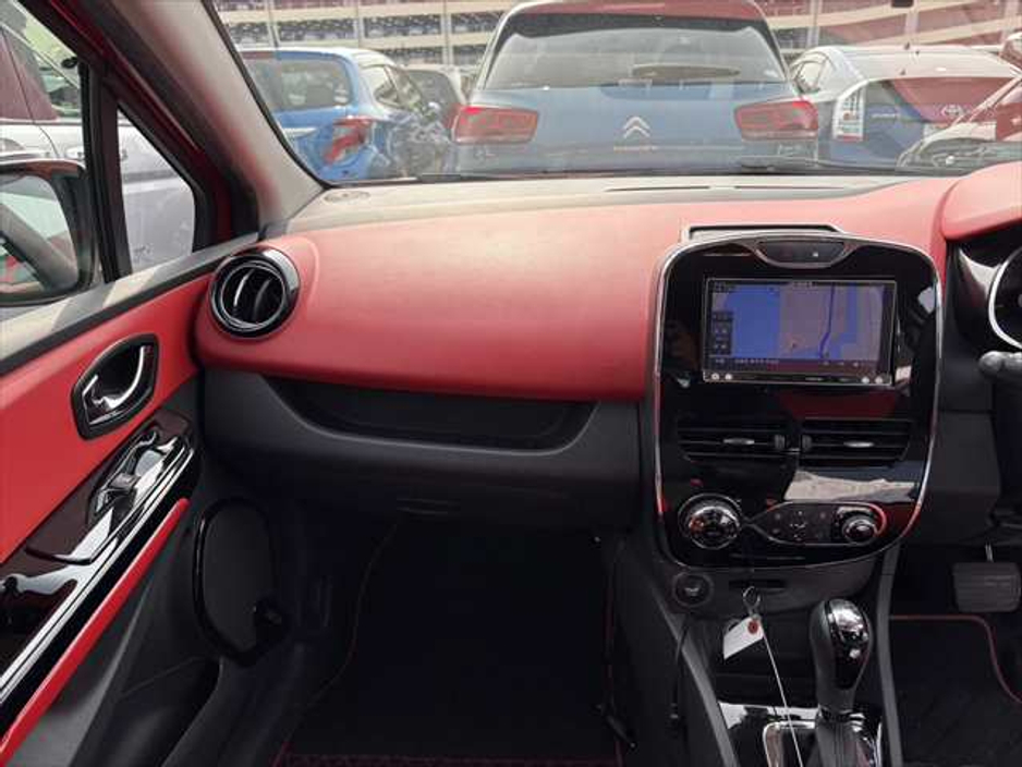 2014 Renault Clio - image 11