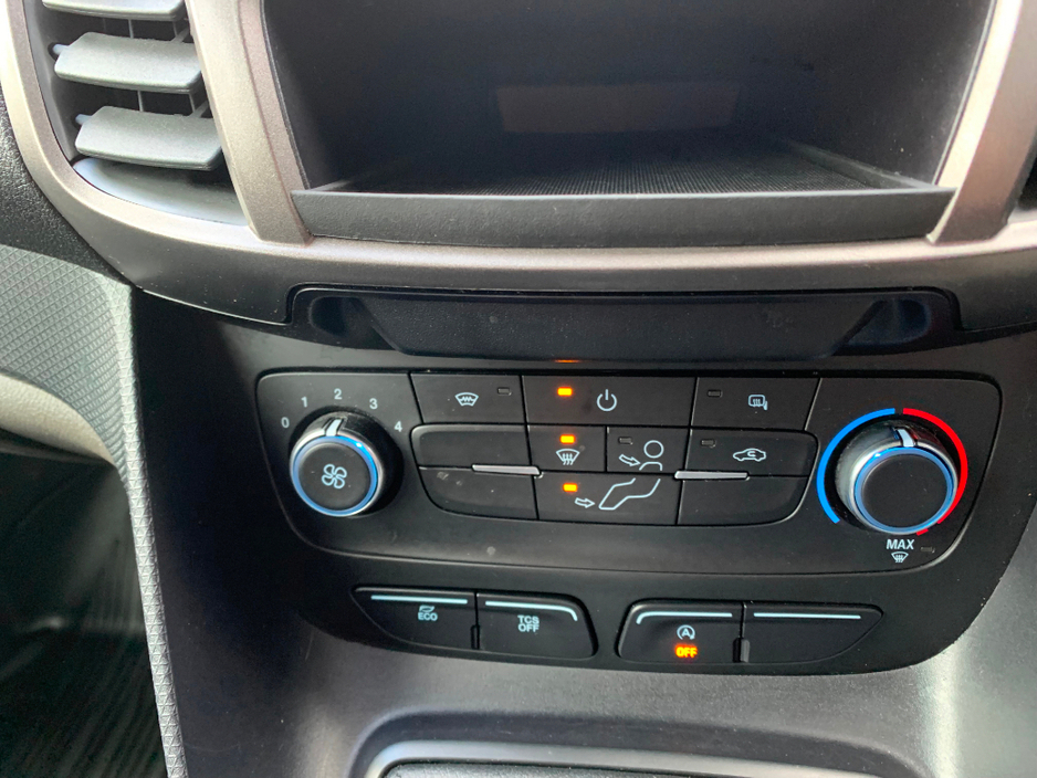 2022 Ford Transit Connect TREND 1.5 TDCI 120 PS LWB 250 // PRICE EXCL. VAT // ALLOY WHEELS, BODY COLOURED BUMPERS AND MIRRORS // STUNNING CONDITION // 09/26 CVRT // TIMING BELT €12,154