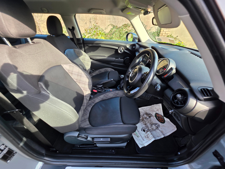 2018 MINI Cooper - image 9