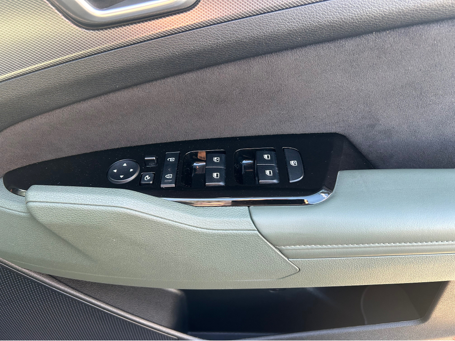 2024 Kia Sportage - image 12