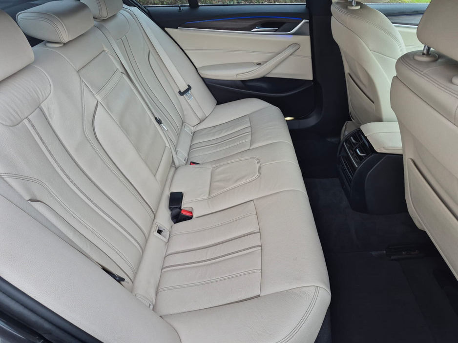 2017 BMW 5 Series - image 17