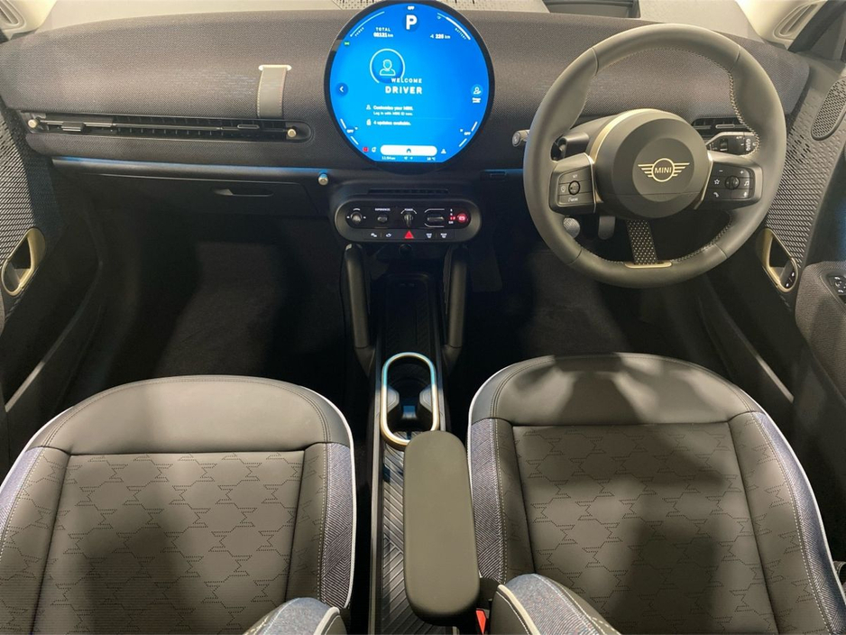 2025 MINI Hatch Cooper E €25,950