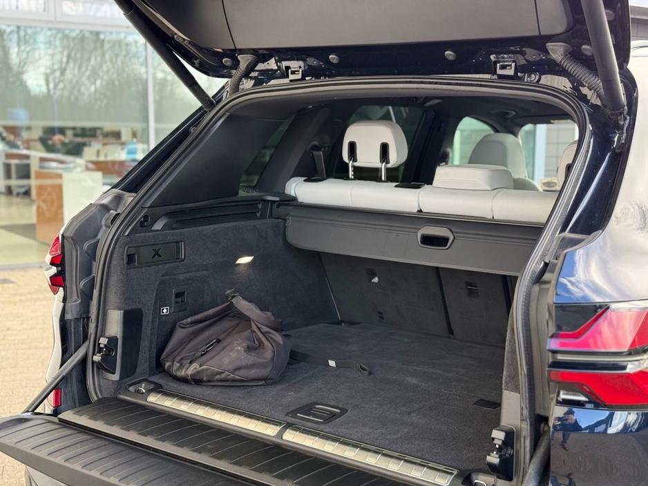 2024 BMW X5 - image 13