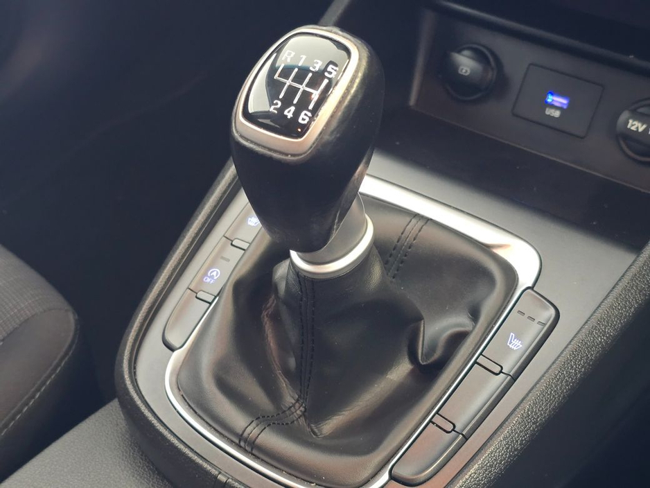 2023 Hyundai Kona - image 15