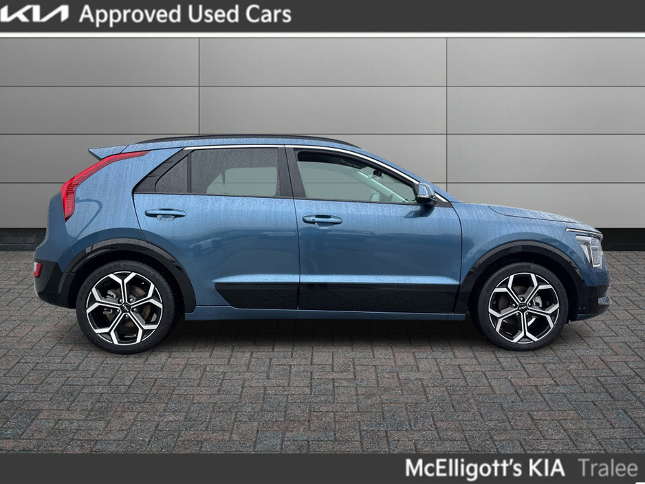 2025 Kia Niro HEV SEM €36,895