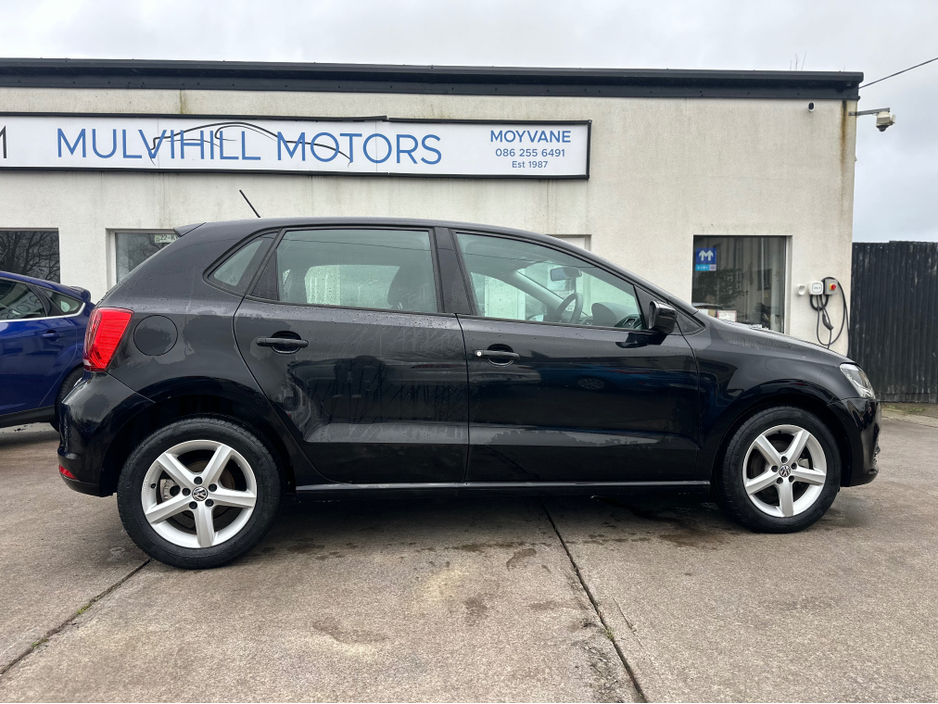 2017 Volkswagen Polo - image 4