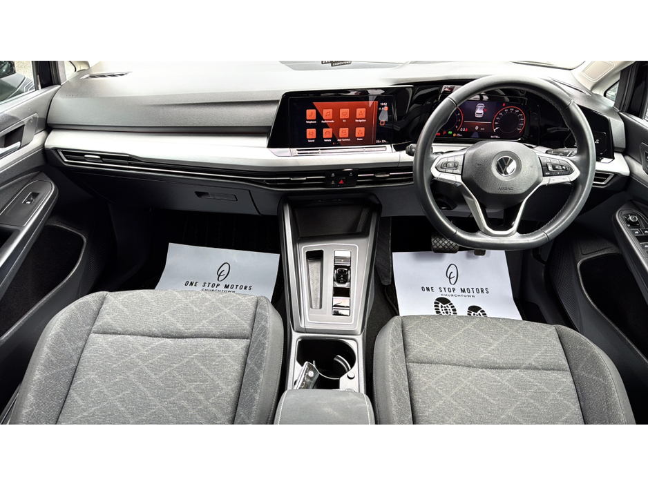 2021 Volkswagen Golf - image 27