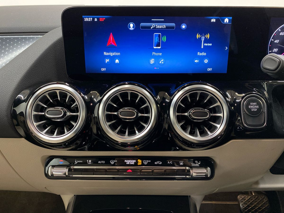 2024 Mercedes-Benz GLA Class - image 11