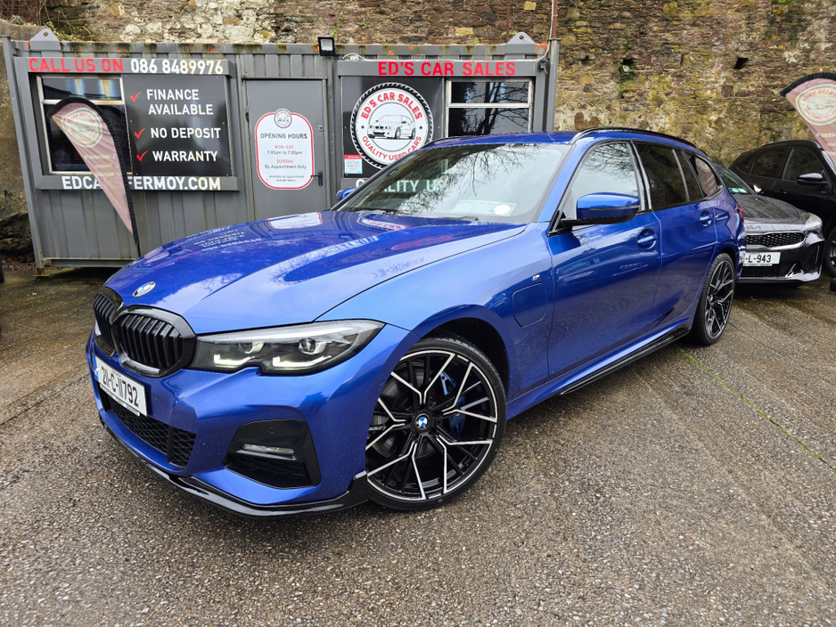 2021 BMW 3 Series - image 5