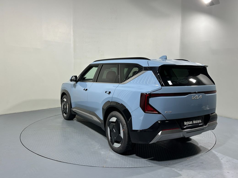 2026 Kia EV5 - image 5