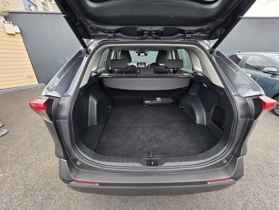 2021 Toyota Rav4 - image 10